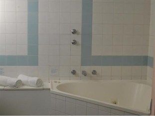 The 3* Dingley Village